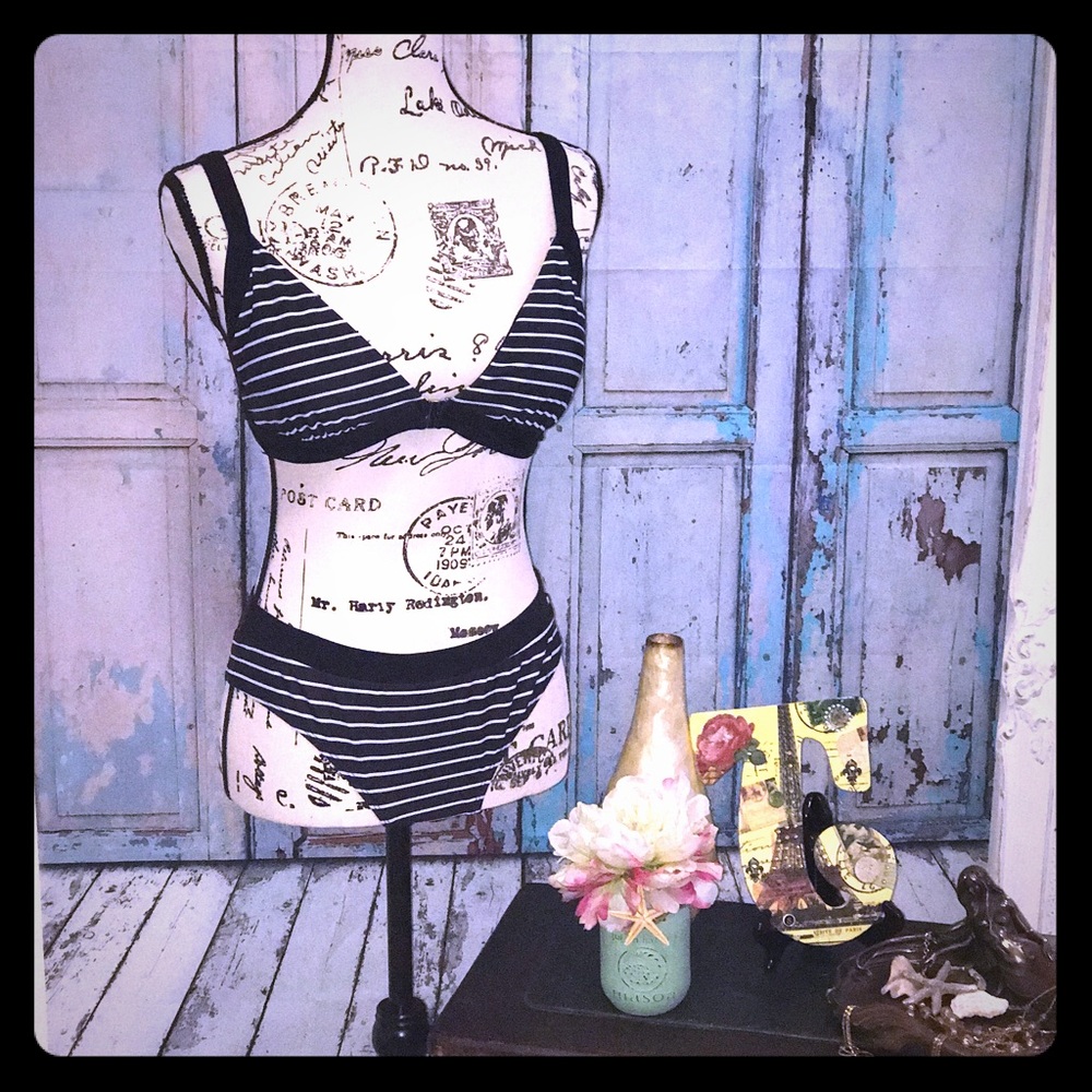 SOLD Super sexy black and white striped bikini